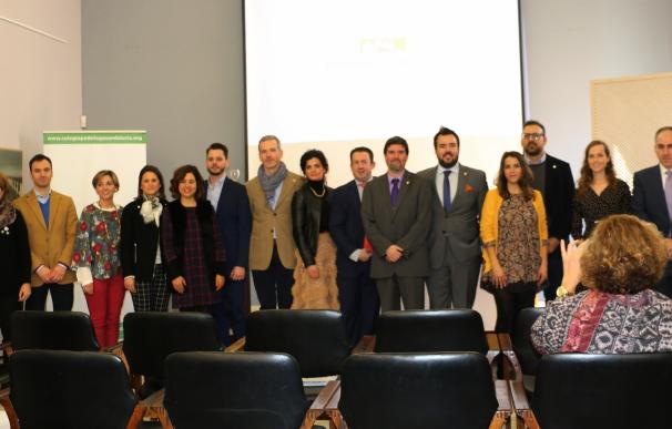 El Colegio de Podólogos de Andalucía homenajea en Córdoba a cerca de un centenar de sus profesionales