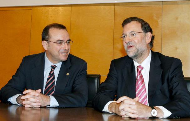 Los trabajadores de Zinsa informan a Rajoy sobre la crítica situación de la empresa