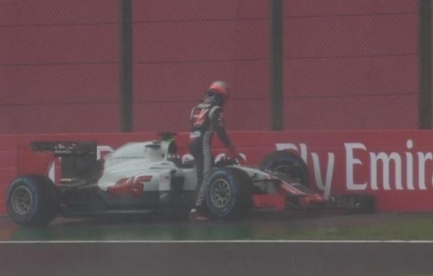 Grosjean abandona tras un accidente en la vuelta de formación