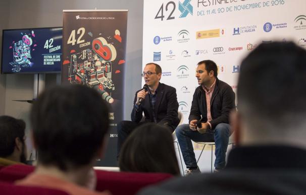 Jóvenes creadores comparten experiencias profesionales en un encuentro en el marco del Festival Iberoamericano