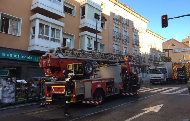 Un fallecido tras un incendio en una residencia de mayores y 13 asistidos por inhalación leve de humo