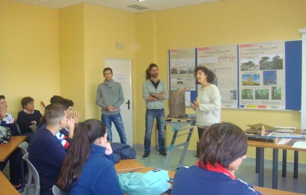 La Semana de la Ciencia analiza en la Universidad de Huelva la vida de los árboles y primeros auxilios