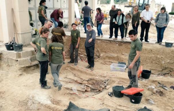 Ya se han encontrado 15 cuerpos en la exhumación de la fosa común de Porreres