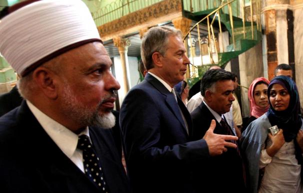 Un palestino llama "terrorista" a Blair en una mezquita de Hebrón