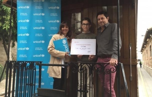 Ferrocarril de Sóller entrega a Unicef un cheque por valor de 7.200 euros