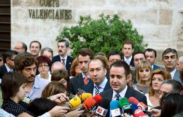 Los socialistas valencianos anuncian una querella para investigar si el PP se financió irregularmente