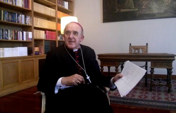 La alcaldesa felicita a Carlos Osoro por su "merecido" nombramiento como cardenal