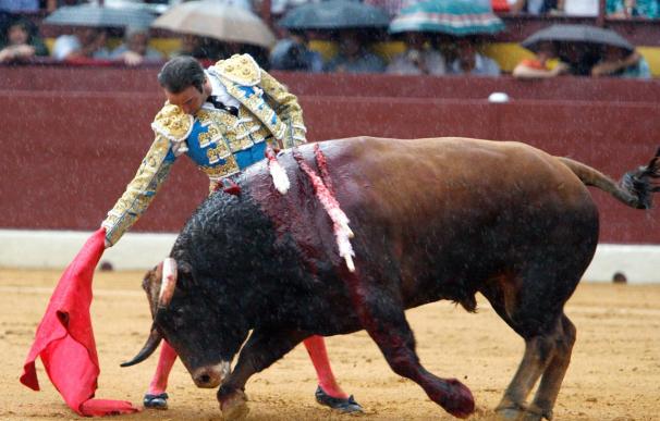 Enrique Ponce indulta un toro de Hermanos Sampedro en Fuengirola