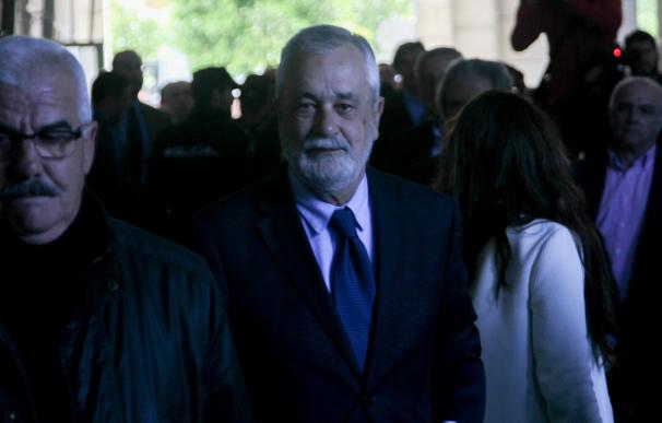 El juez rechaza conceder a Griñán 45 días para presentar su escrito de defensa por el caso ERE