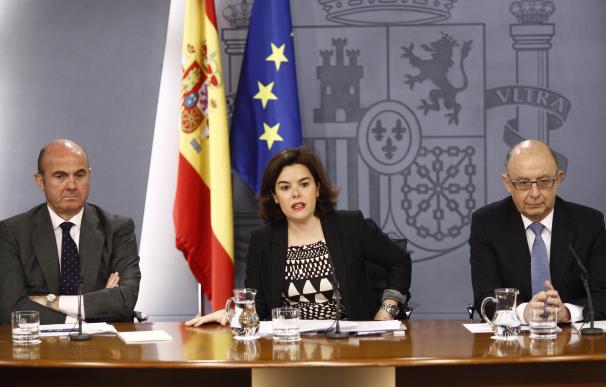 Santamaría y Guindos reforzados en el nuevo Gobierno, que tendrá al ministro de Educación como portavoz