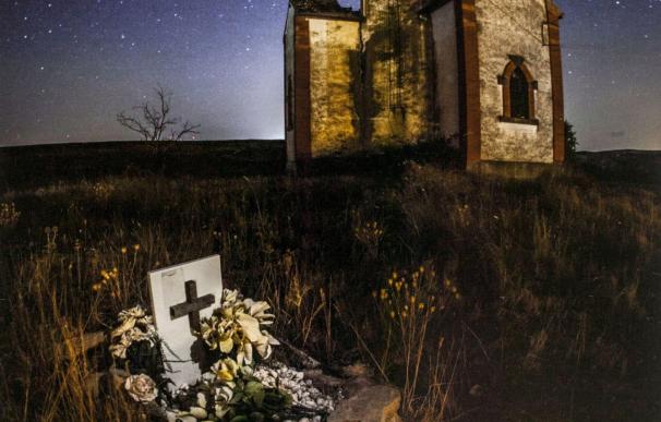 Una imagen de la aldea despoblada de Vergalijo, de Amadeo Urdiáin Navas, gana el V Concurso de Fotografía Nocturna
