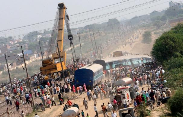 Al menos 23 muertos en un choque de dos trenes de pasajeros en el norte de la India