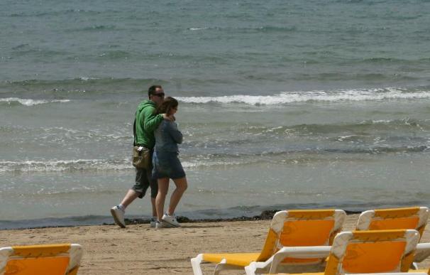 Fallecen ahogados dos jóvenes ingleses en una playa de Salou