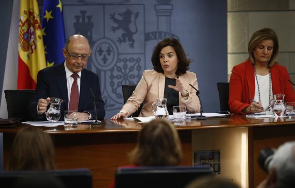 Cuatro ministros resisten en el Gobierno desde 2011: Santamaría, Guindos, Montoro y Báñez