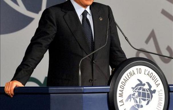 Berlusconi dice que si "La Repubblica" le sigue atacando perderá lectores