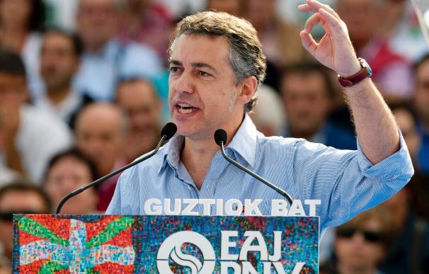 Urkullu dice que el PP y el PSE quieren que Euskadi sea una comunidad más de España