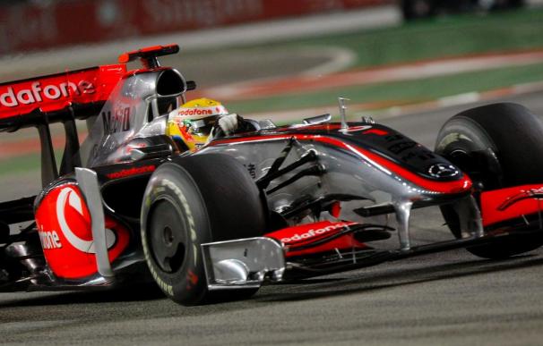 Victoria de Lewis Hamilton por delante de Timo Glock y Fernando Alonso
