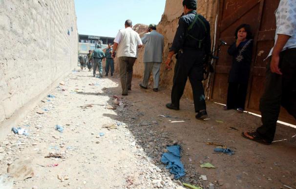 Mueren 4 civiles en un atentado contra un ministro afgano en la ciudad de Herat