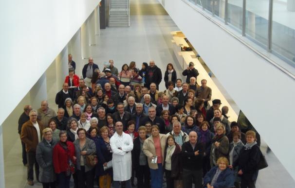 Profesionales de atención primaria y trabajadores sanitarios jubilados visitan el nuevo Hospital de Ronda