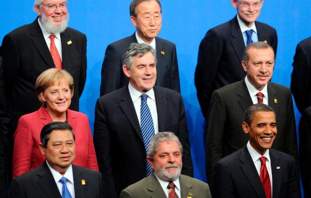 Obama dice que el G20 ha adoptado "duras" regulaciones financieras