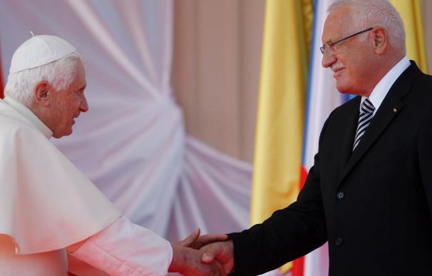 Benedicto XVI llegó a Praga en su visita pastoral a la República Checa