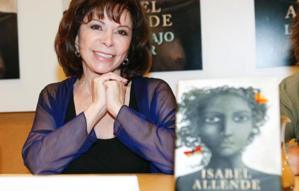 Isabel Allende cree que "nunca ha habido más esclavos en el mundo que ahora"