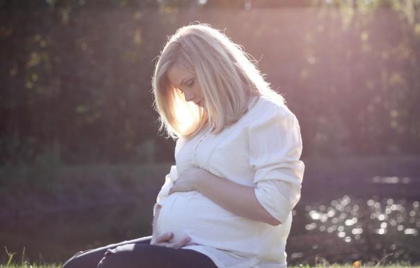 Asocian el embarazo a un mayor riesgo de ictus, pero sólo en mujeres jóvenes
