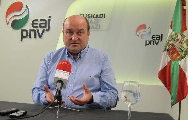 PNV espera que "el espíritu de Gernika", ciudad "de paz", sirva para que las cosas avancen entre Santamaría y Puigdemont