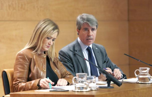 Varios 'barones' del PP recelan de las primarias de Cifuentes mientras el PP valenciano guarda silencio
