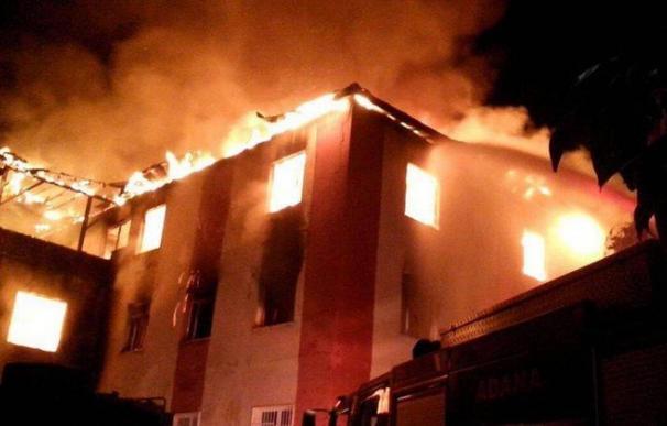 Un incendio en una residencia femenina de Turquía deja al menos doce muertos