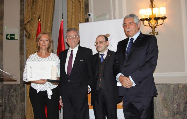 Hidalgos de España reconoce el "esfuerzo investigador" de la historiadora Balbina Caviró en su premio anual