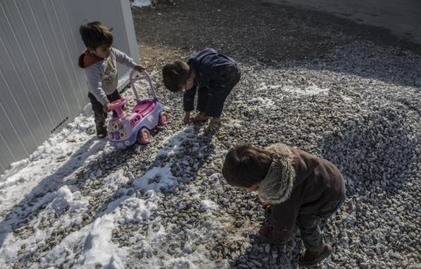 CEAR denuncia que 60.000 refugiados pasan frío en Grecia porque la UE no ha cumplido con la reubicación