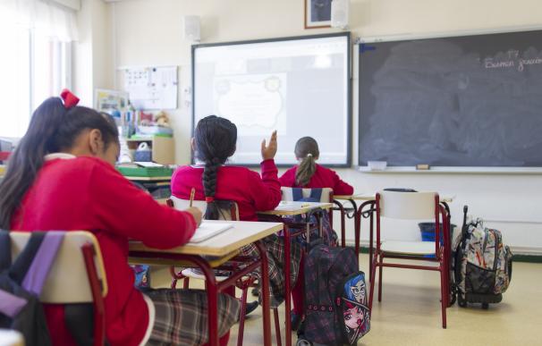 El 63% de las familias madrileñas considera adecuado el volumen de deberes de los alumnos en la Comunidad