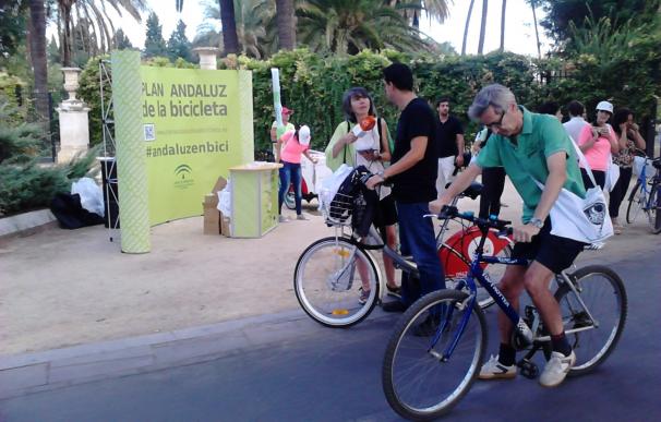 El Sindicato de la Policía Local y A Contramano acuerdan impulsar la "unidad ciclista" y el reciclaje de bicis