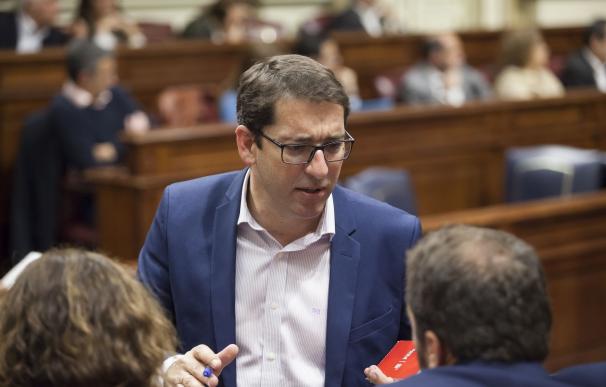 Lavandera (PSOE), partidario de "revisar" las dietas en el Parlamento