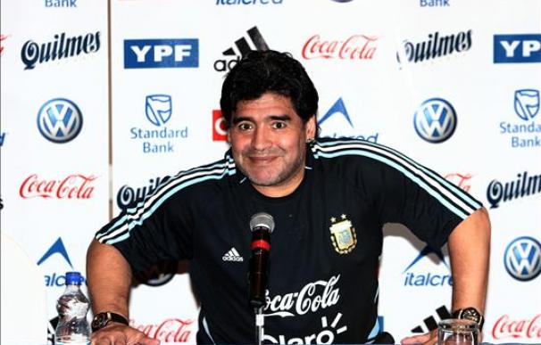 Maradona dice que "a Argentina le gustaría tener a Kaká, a Brasil a Messi"
