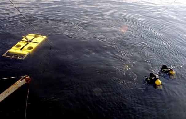 Un submarinista encuentra un proyectil en Cartagena a cien metros de la costa