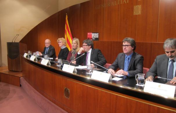 Puigdemont advierte de que practicar la democracia "no siempre es fácil ni cómodo"