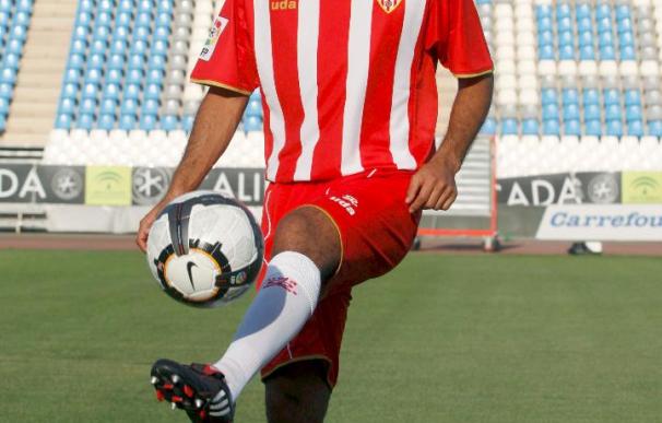 Vargas del Almería de España espera volver pronto para unirse a su equipo
