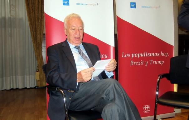 Margallo: "hay una parte de la población catalana que espera una propuesta de diálogo"