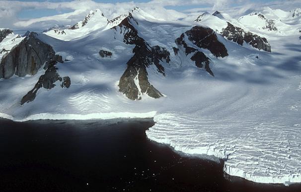 Los satélites ponen al descubierto el deshielo de la Antártida y Groenlandia