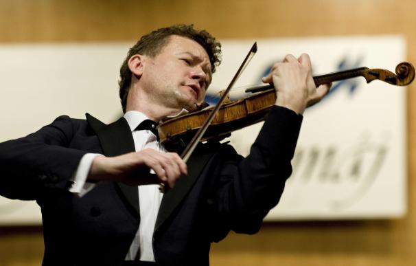 La Orquesta de Cámara 'Leos Janacek' y el violinista Ivan Zenaty, este lunes en el Auditorio Regional