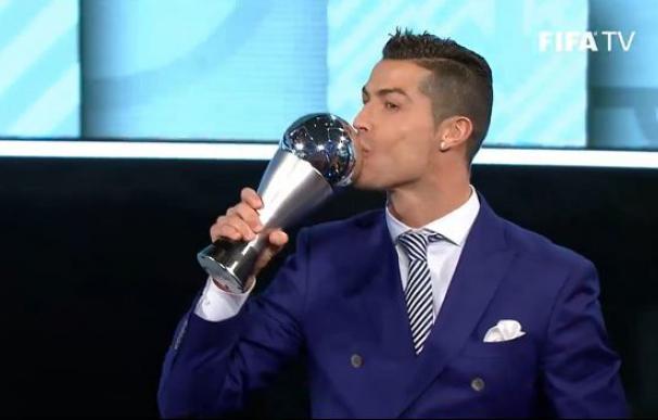 Cristiano Ronaldo gana 'The Best' por delante de Messi y Griezmann