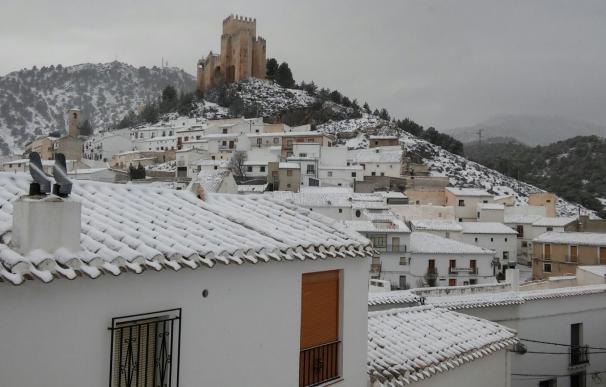 La ola de frío cubre de nieve Los Vélez y deja termómetros en negativo en varios pueblos de la provincia