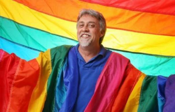 Muere a los 65 años Gilbert Baker, el creador de la bandera arcoiris