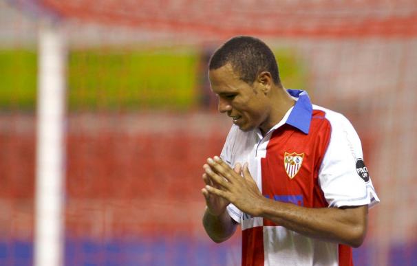 Luis Fabiano regresa a Sevilla al tener que cumplir una sanción con su selección