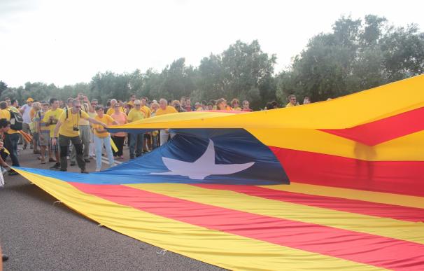 Empate técnico sobre la independencia de Cataluña: 45,1 en contra y 44,9 a favor, según el CEO