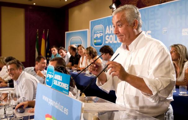 Arenas ve la permanencia del PSOE en el poder como un "riesgo" para Andalucía