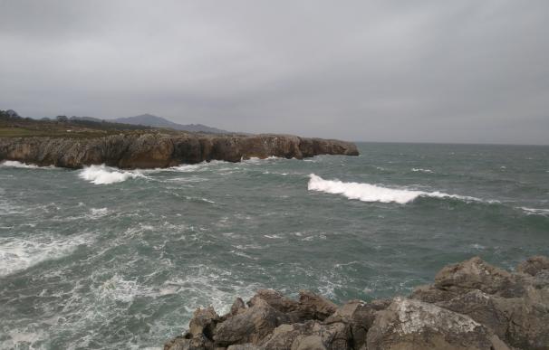 El litoral oriental asturiano estará en riesgo por fenómenos costeros este sábado