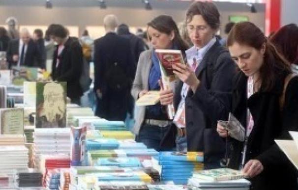 Unos 200 profesionales del sector editorial catalán participan en la Feria del Libro de Bolonia